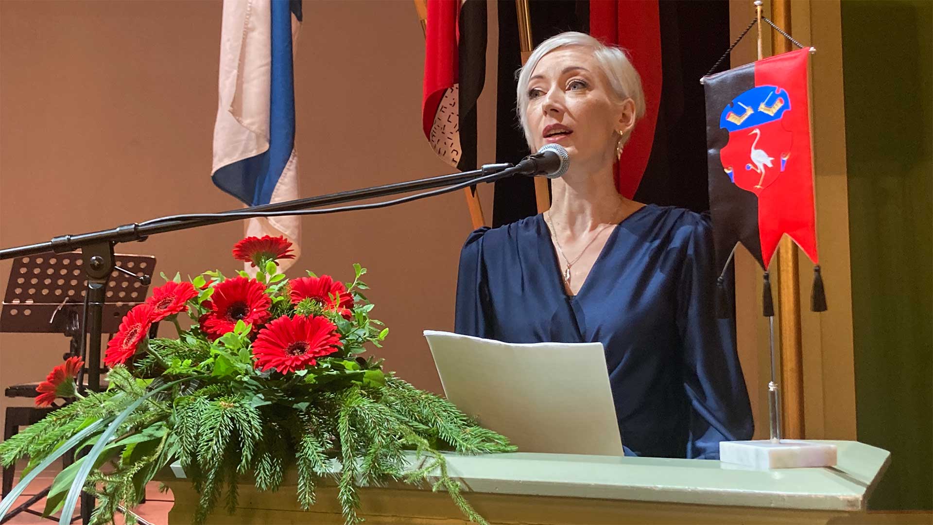 Kirjailija Merja M ki S v hdytti K kisalmi juhlilla K kisalmi s ti kirjailija-merja-m-ki-s-v-hdytti-k-kisalmi-juhlilla-k-kisalmi-s-ti